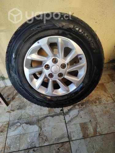 Llanta con Neumáticos 235 70 r17