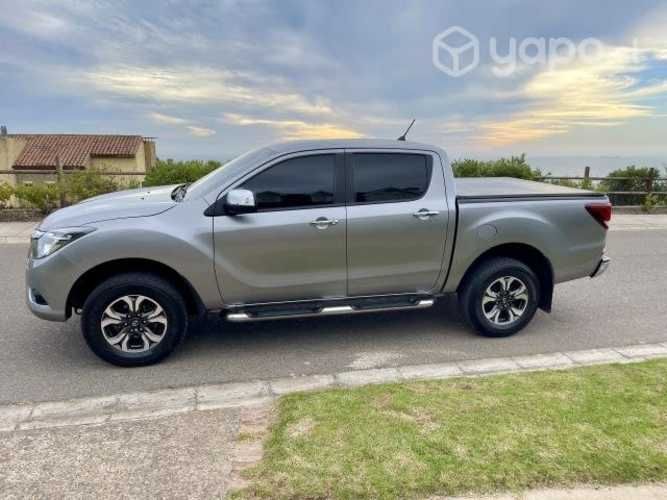 SE VENDE MAZDA BT50 3.2 AT 4x4