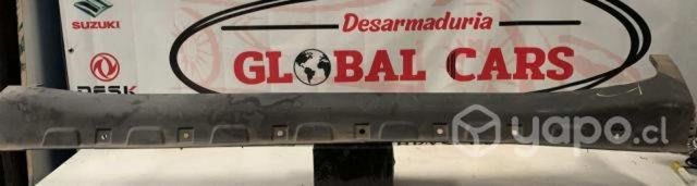 Moldura zócalo exterior izquierdo MG ZS 2021 AUTO