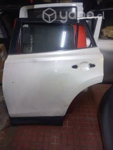 Puerta trasera izquierda Toyota rav4 2017