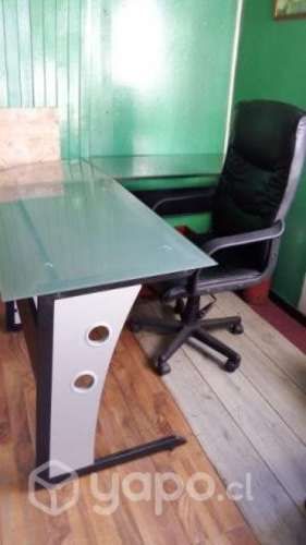 Escritorio más silla