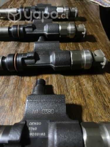 Inyectores motor Hino