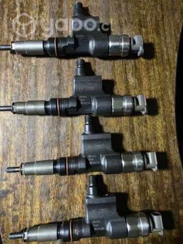 Inyectores motor Hino