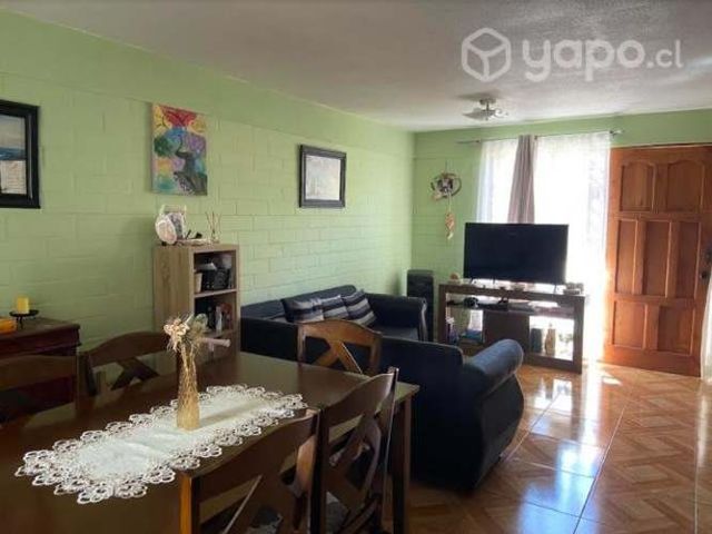 Se arrienda casa 2d 1b + estacionamiento