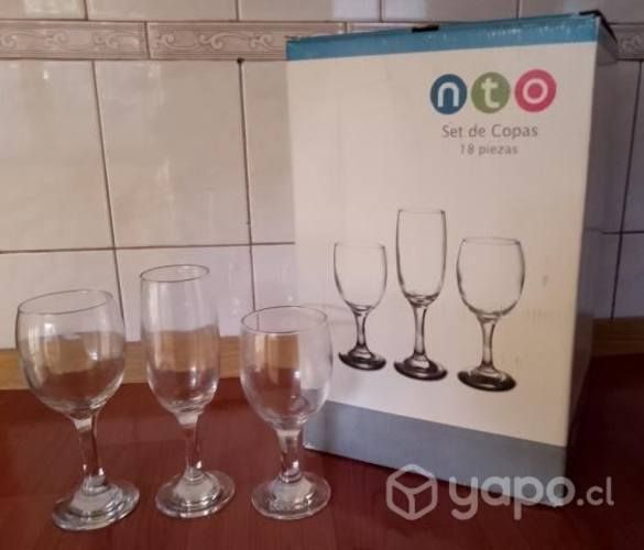Caja con 18 copas