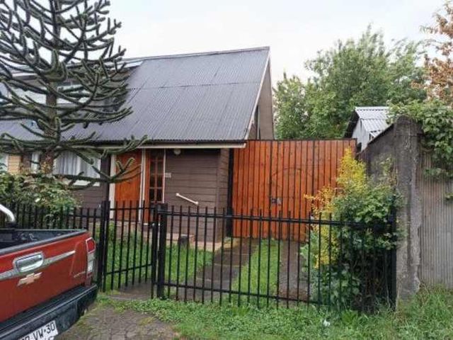 Casa con cabaña zona oriente