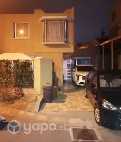 Casa 2 piso en Condominio sector norte