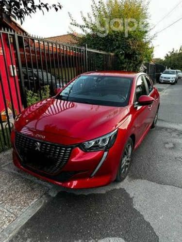 Peugeot new 208, con permiso hasta agosto 2024