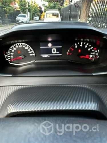 Peugeot new 208, con permiso hasta agosto 2024