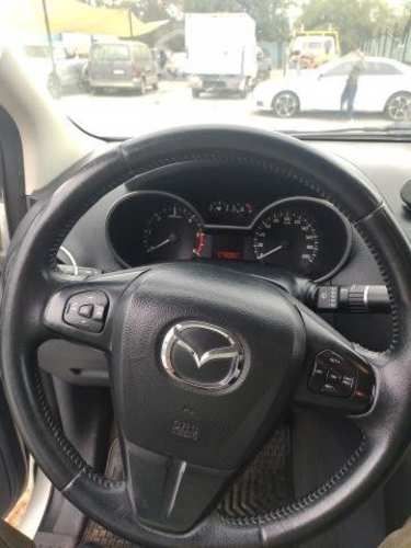 MAZDA BT50, año 2019