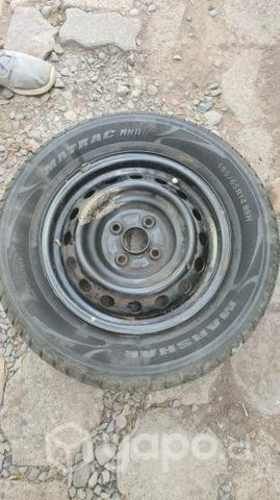 4 llantas con neumáticos