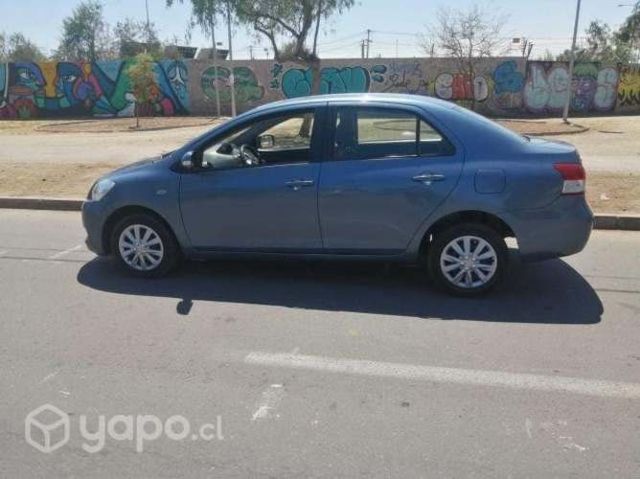 Toyota yaris automatico 2012