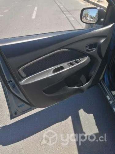 Toyota yaris automatico 2012