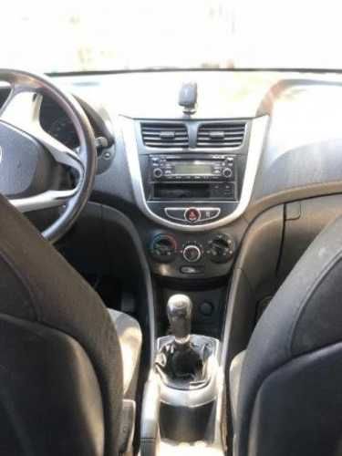 Hyundai accent 2011
