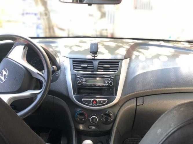 Hyundai accent 2011