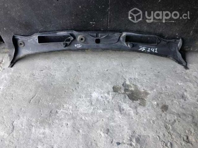 Rejilla capot bmw 328i (35.141)