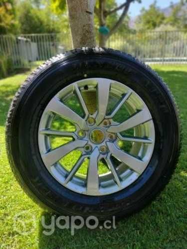 Vendo llanta y neumatico original Mitsubishi
