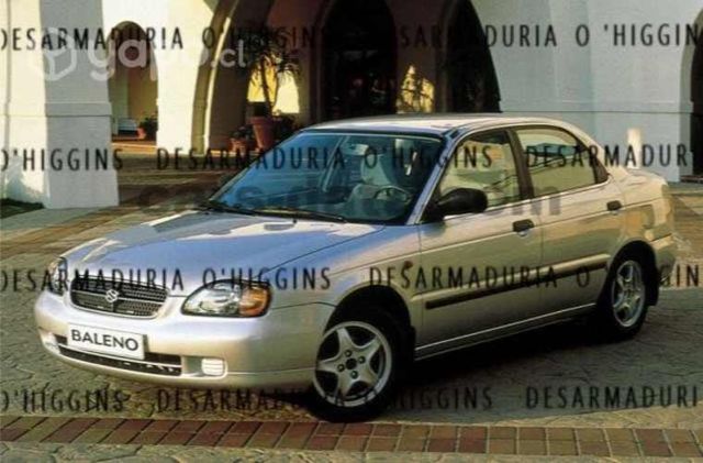 Puerta delantera Suzuki Baleno 1998