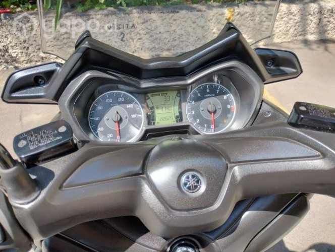 Yamaha XMAX300