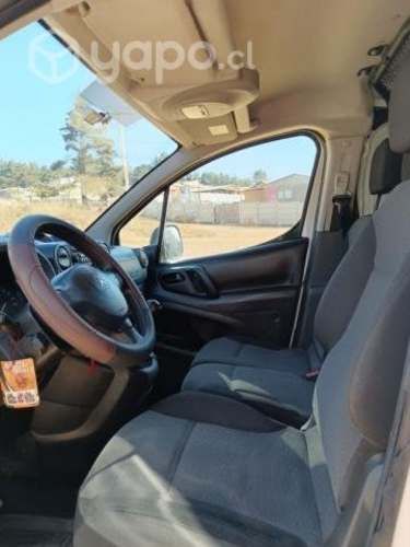 Excelente peugeot partner 1.6 turbo diesel 2017