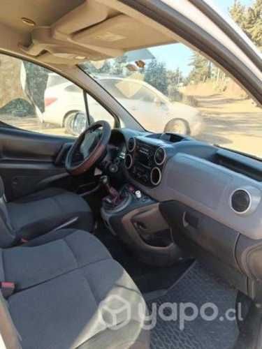 Excelente peugeot partner 1.6 turbo diesel 2017