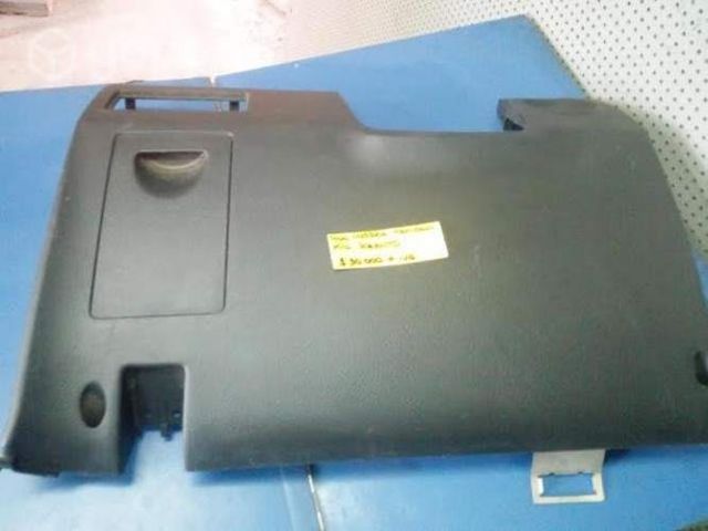 Tapa inferior izq tablero Kia Sorento 2003-2009