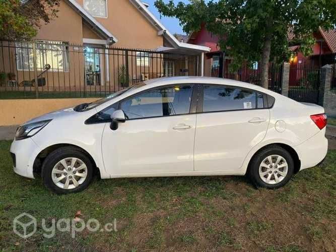 Auto Kia Río 4