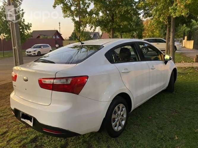 Auto Kia Río 4