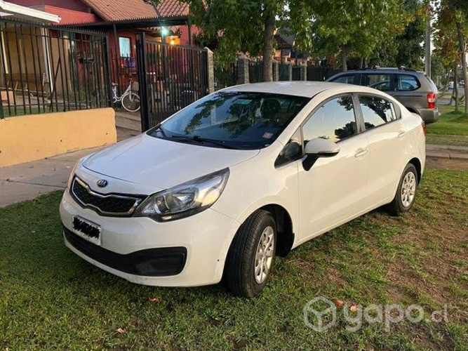 Auto Kia Río 4