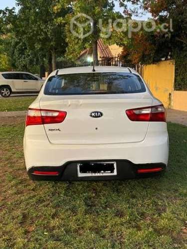 Auto Kia Río 4