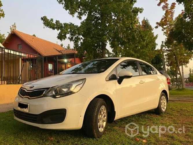 Auto Kia Río 4