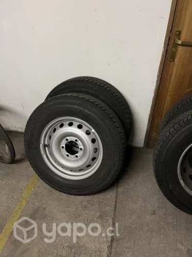 4 neumáticos y llantas Toyota Hilux 2023