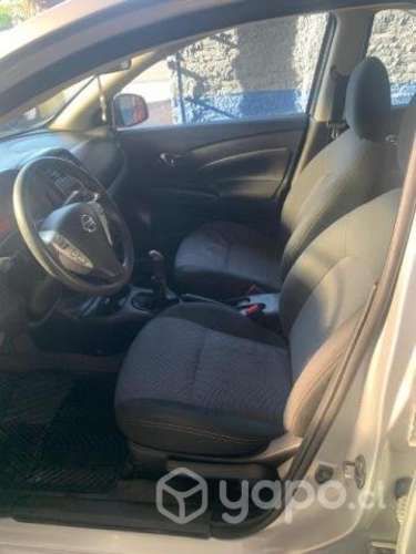 Vendo nissan versa