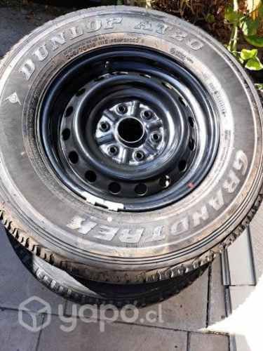 Llanta con neumático Dunlop 245 / 70R16