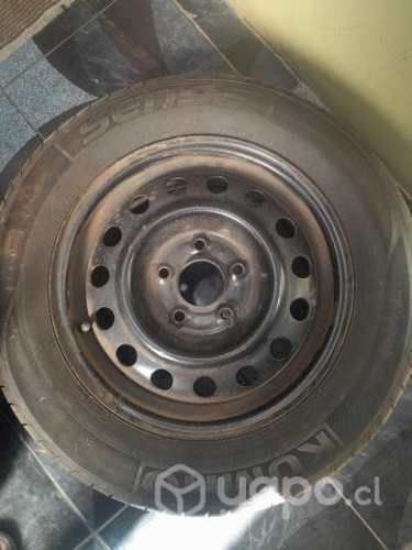 Vendo neumatico con llanta incluida