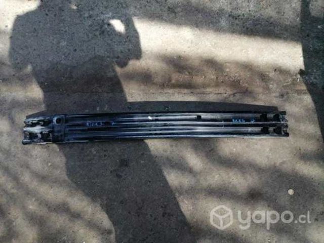 Refuerzo parachoque nissan kicks original