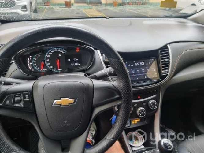 Tracker 1.8 FWD LS MT