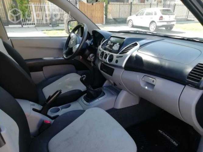 Mitsubishi l200 2013