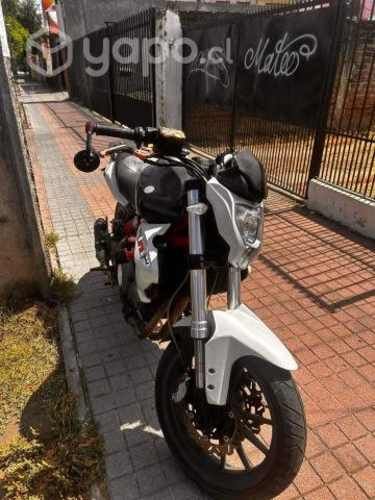 Vendo benelli TNT 300