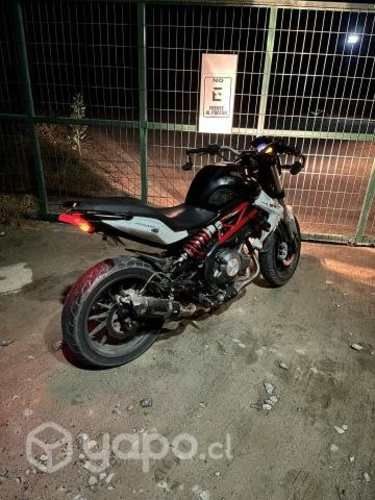 Vendo benelli TNT 300