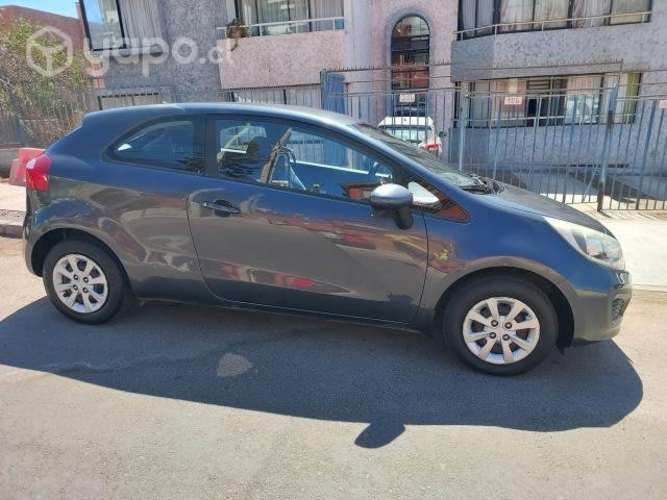 Se vende Kia Rio 3 2015