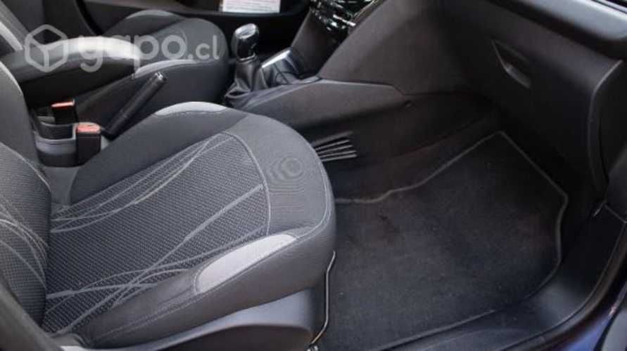 Peugeot 208, año 2014