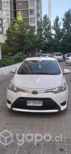 Toyota yaris 2015