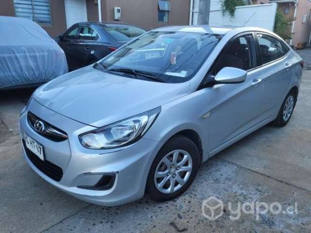 Hyundai accent 2012