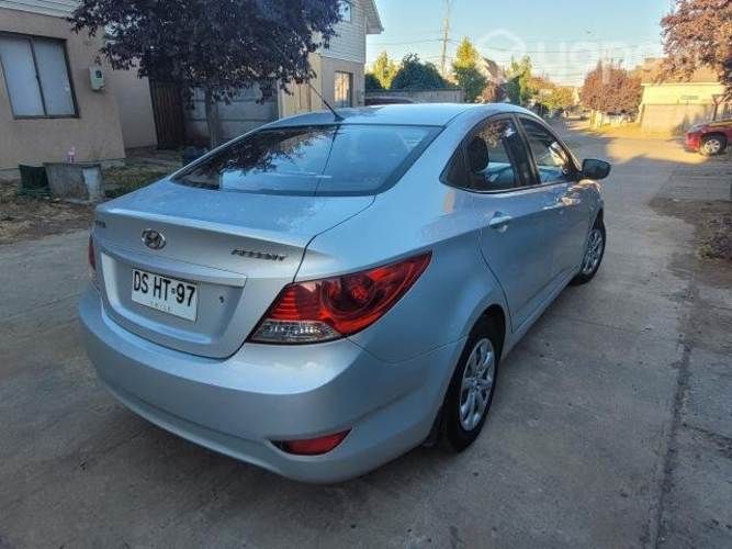 Hyundai accent 2012
