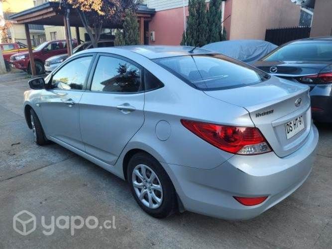 Hyundai accent 2012