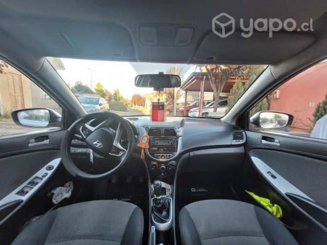 Hyundai accent 2012