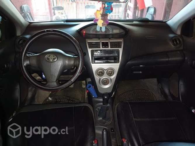Toyota yaris sedan 2014