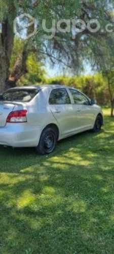 Toyota yaris sedan 2014