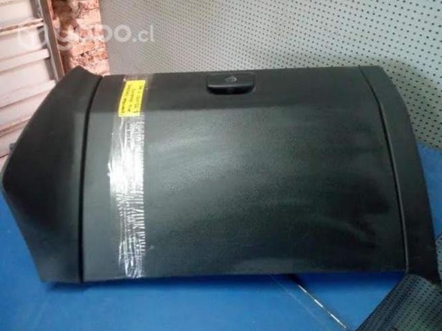 Guantera tablero Kia Sorento 2.5